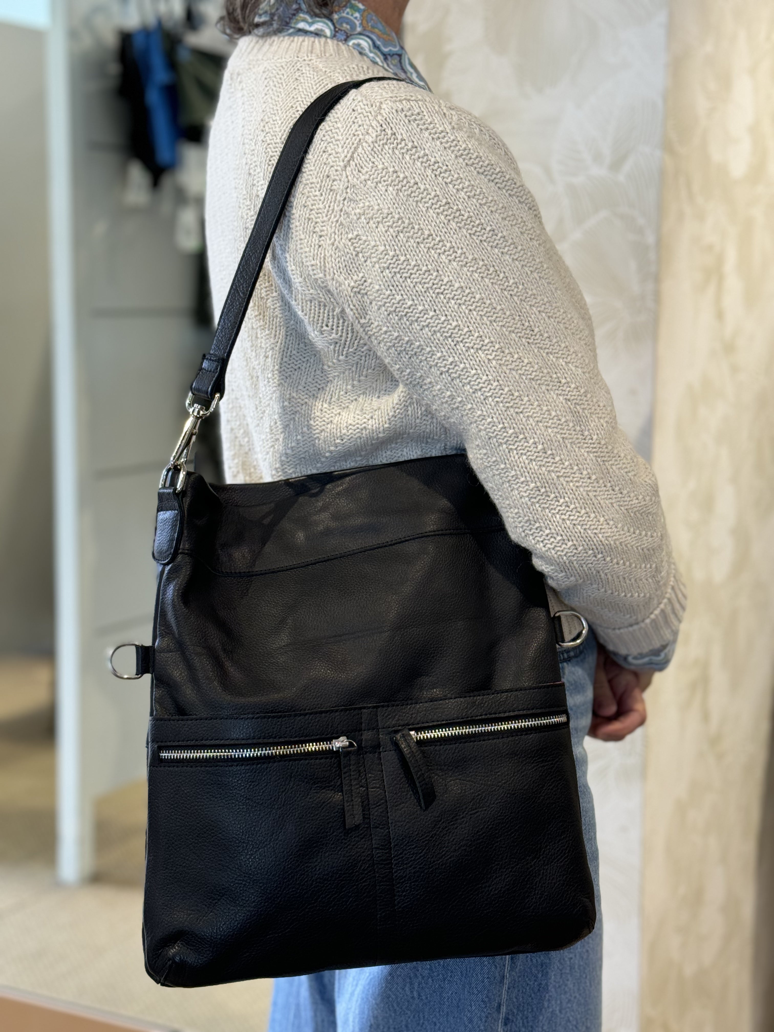 Morphé 3 n 1 leather tote , crossbody and a backpack