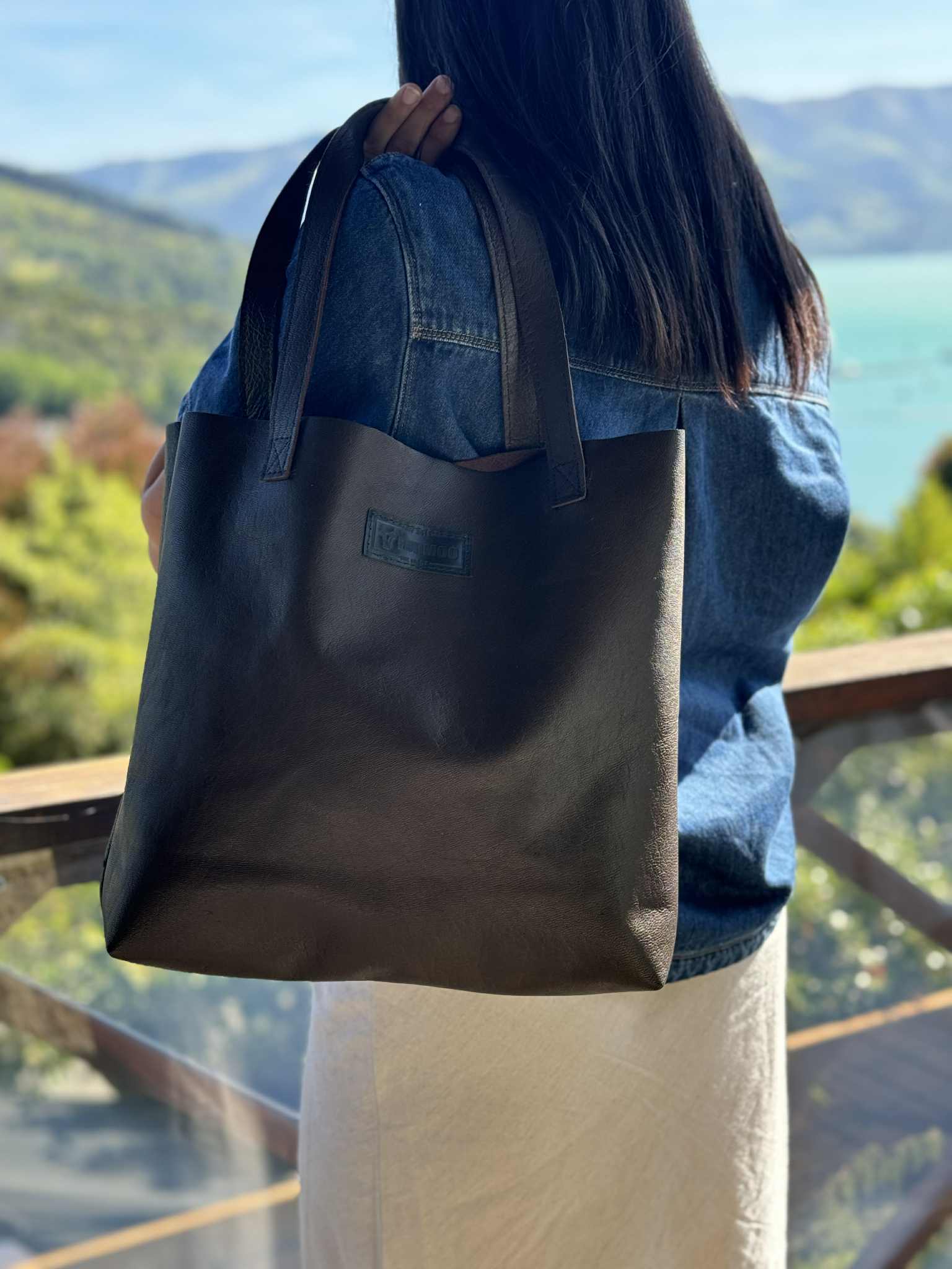 Lynleys Leather Tote