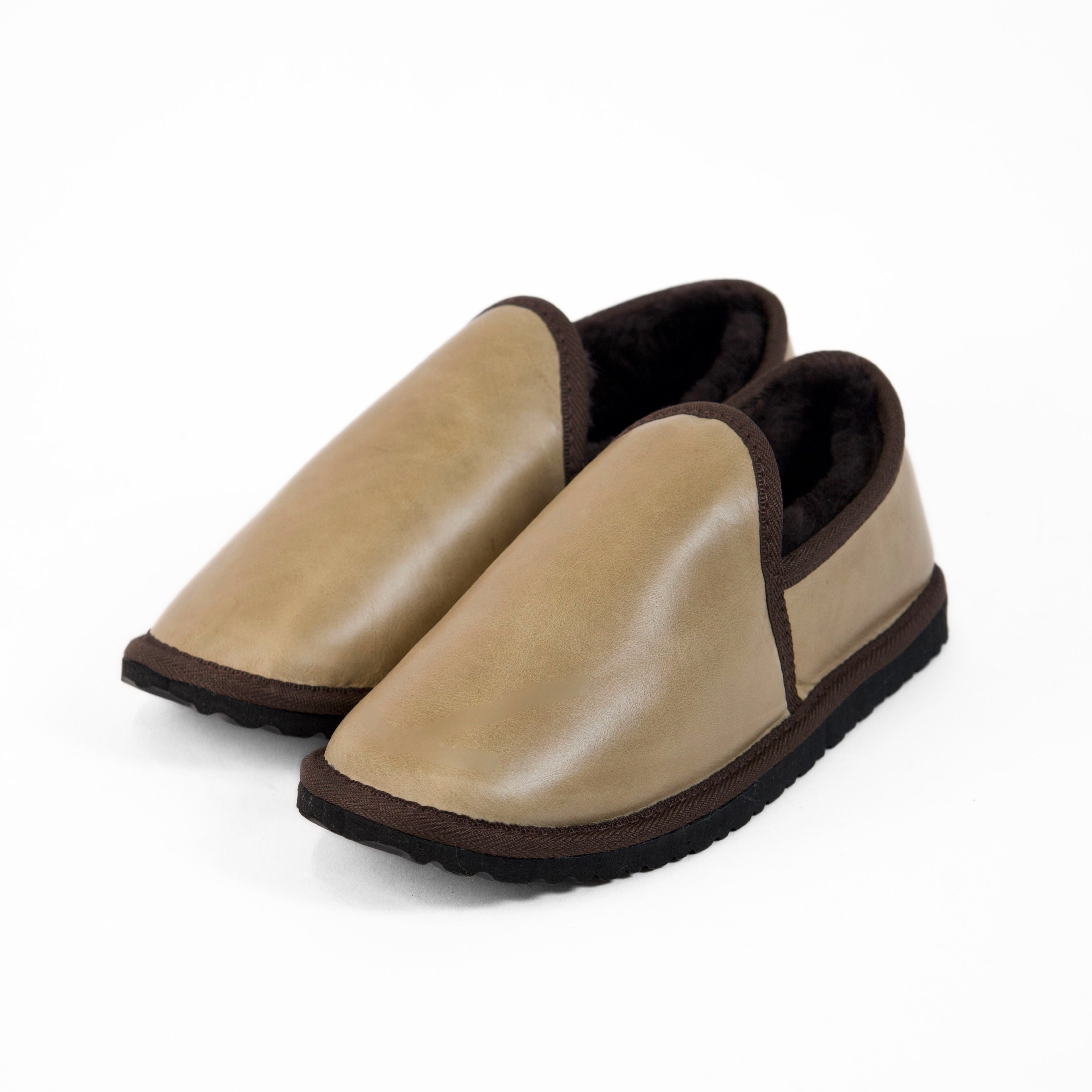 Enclosed Stealth Leather Moodles