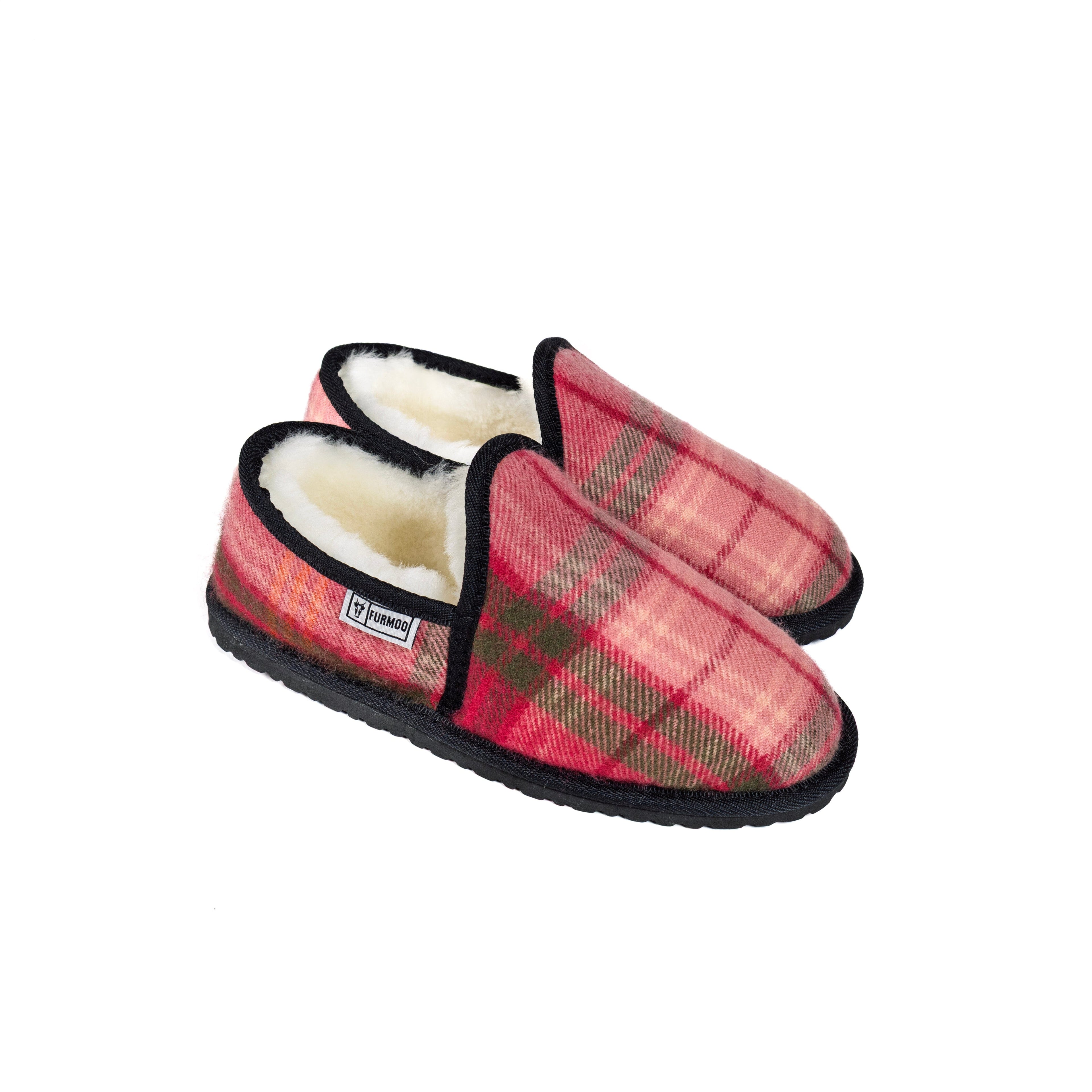 Enclosed Hunting Rose Tartan Moodle