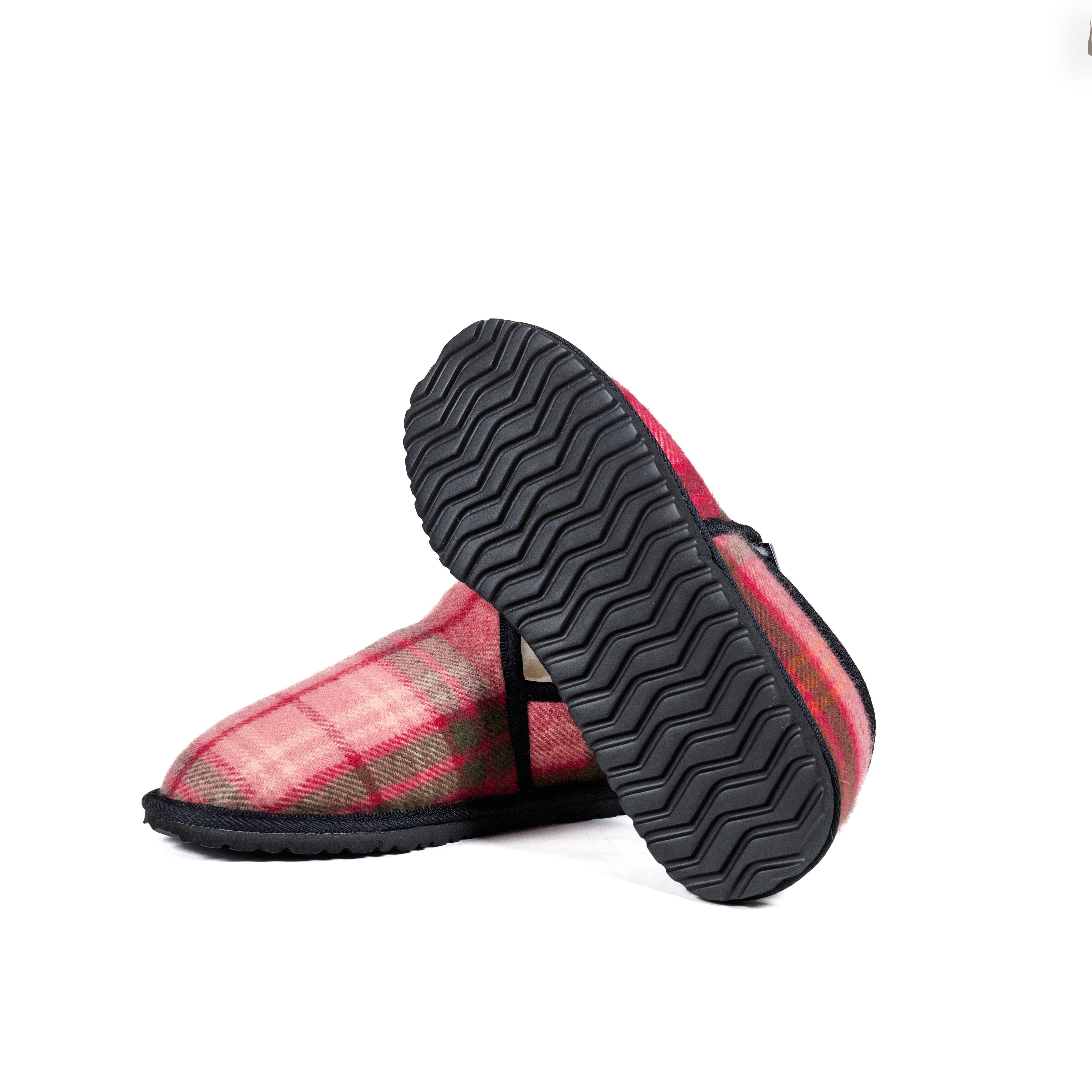 Enclosed Hunting Rose Tartan Moodle