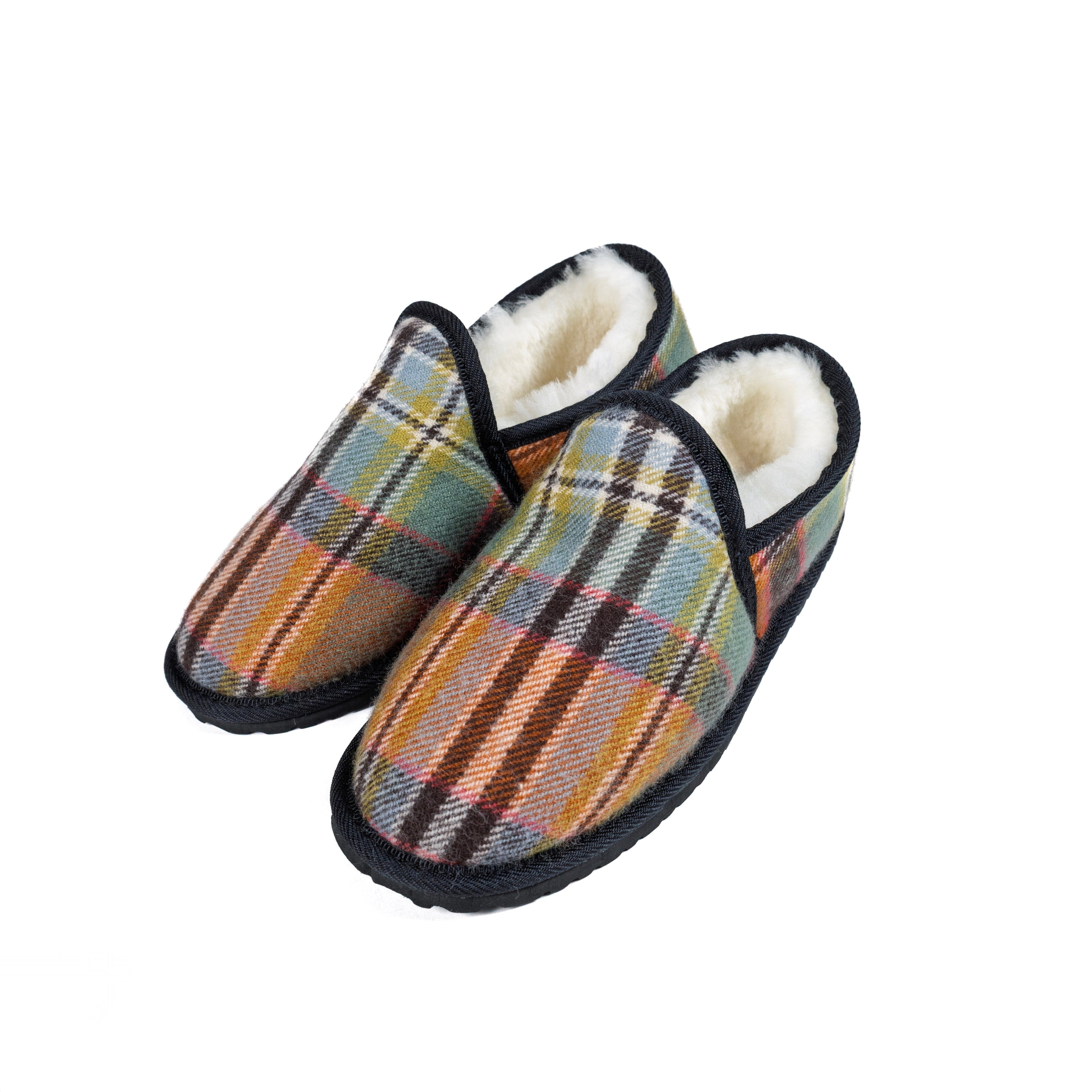 Enclosed Dundee Old Weathered Tartan Moodle