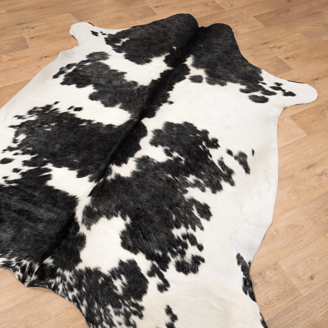 Black &amp; White Premium Cowhide Rug