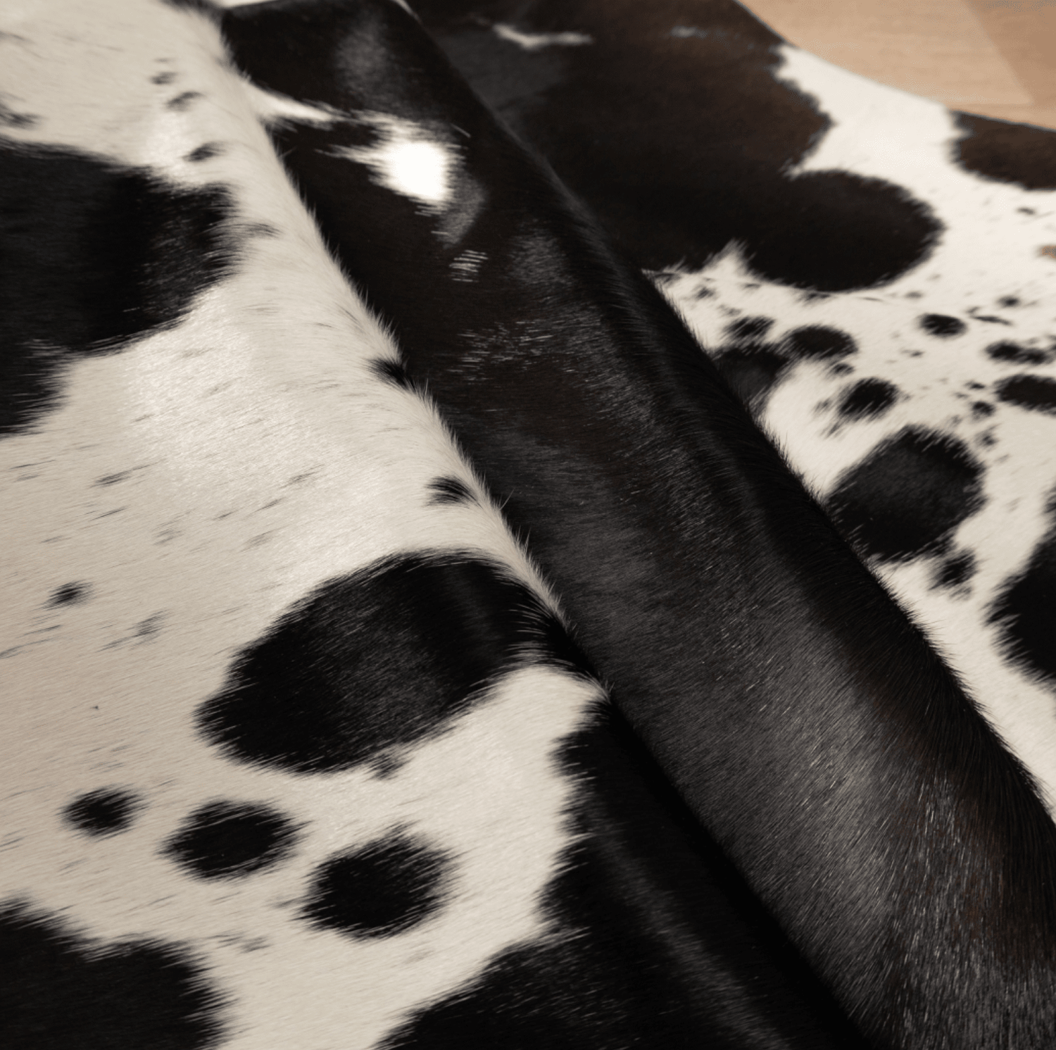 Black &amp; White Cowhide Rug