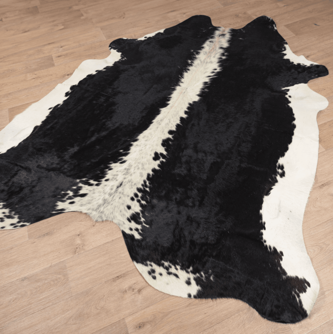 Black &amp; White Cowhide Rug