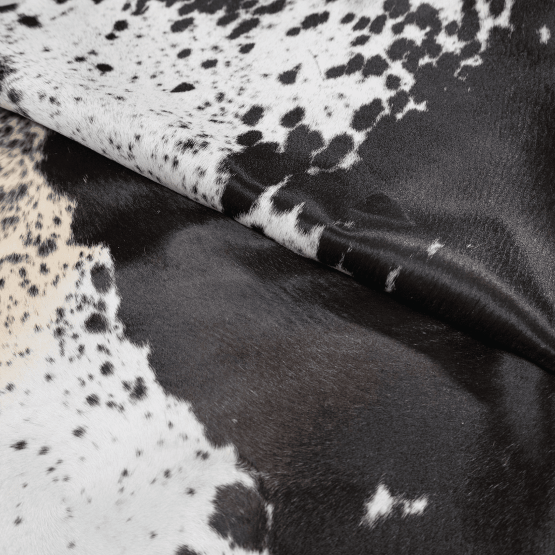 Black &amp; White Cowhide Rug