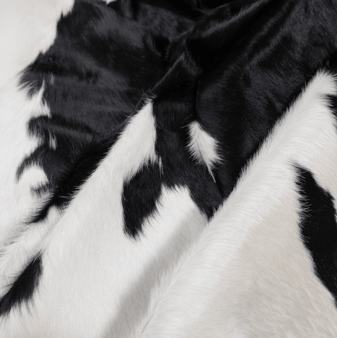 Black &amp; White Cowhide Rug