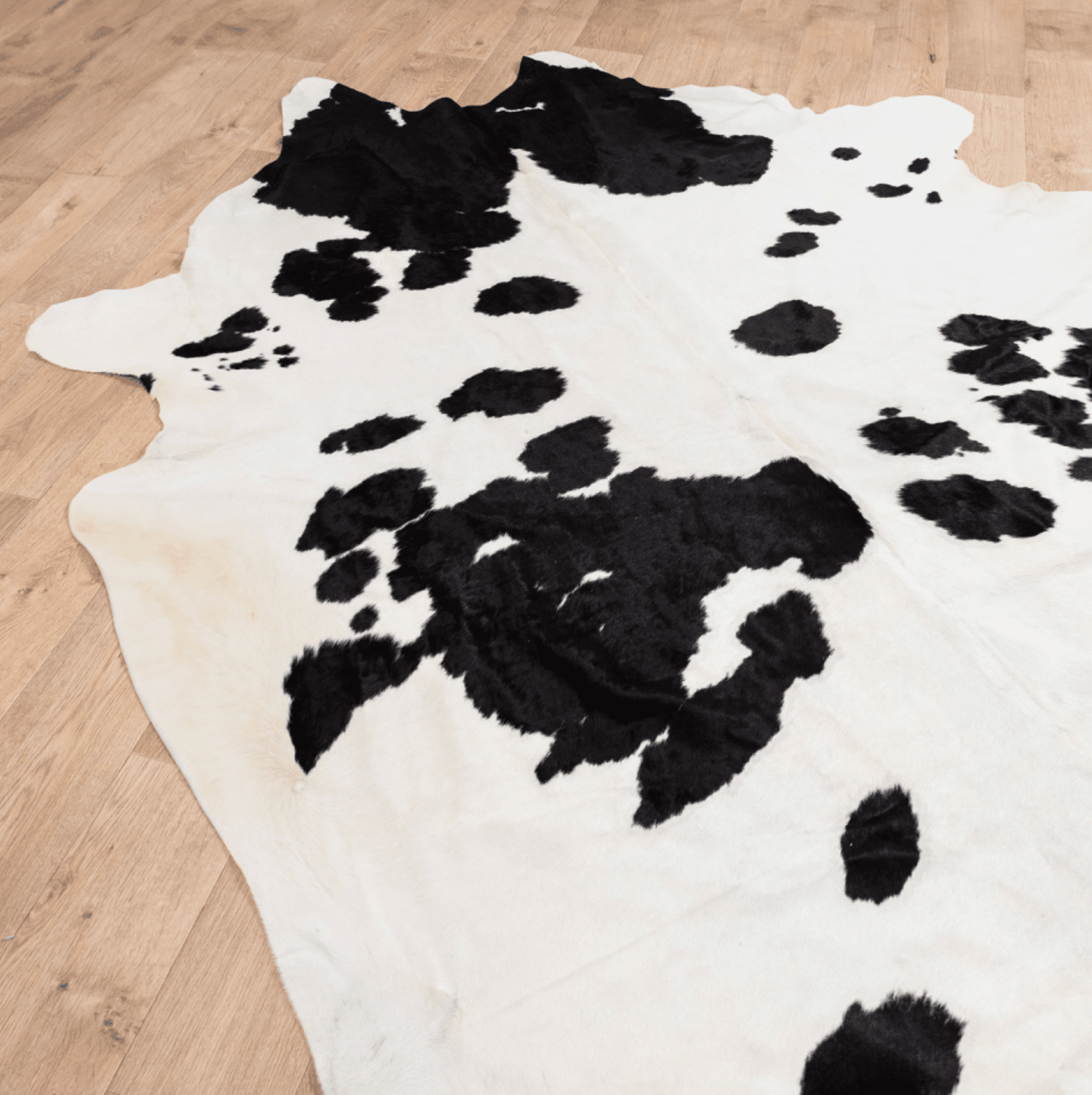 Black &amp; White Cowhide Rug