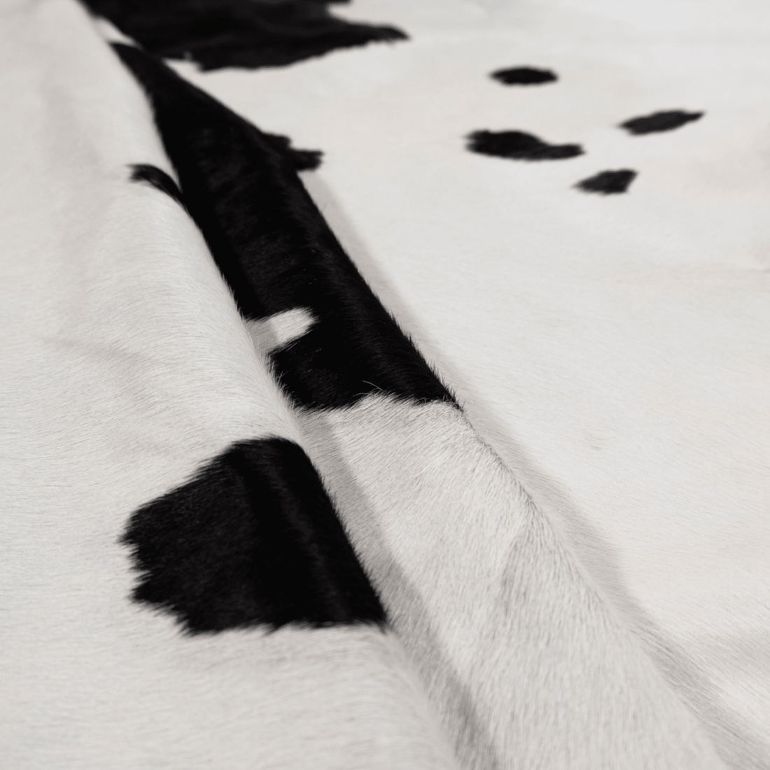 Black &amp; White Cowhide Rug