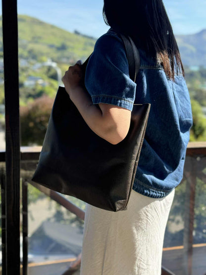 Lynleys Leather Tote