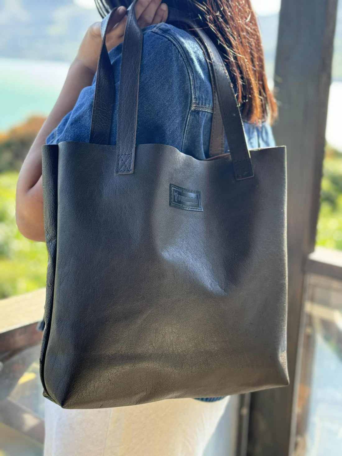 Lynleys Leather Tote